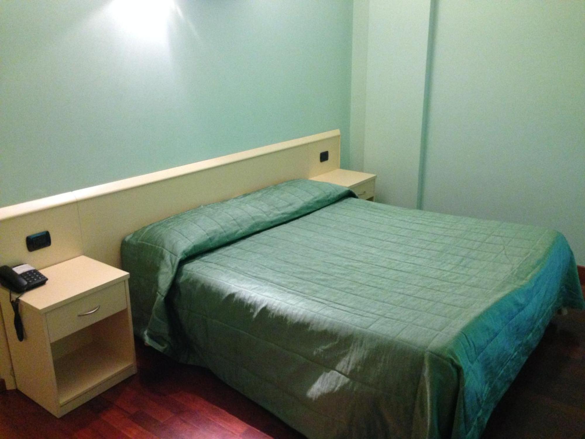 Caprice Hotel Avigliana Phòng bức ảnh