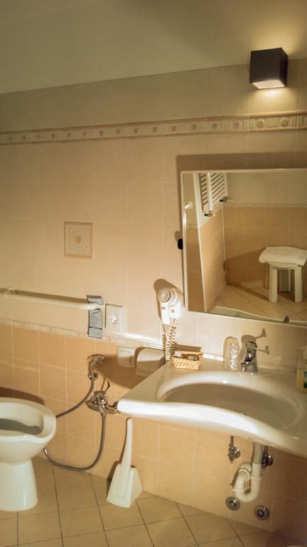 Caprice Hotel Avigliana Ngoại thất bức ảnh